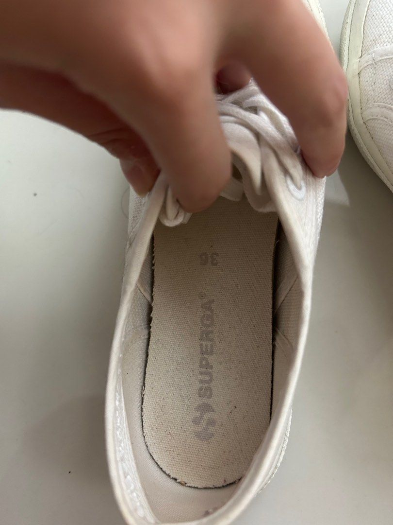 All top white supergas