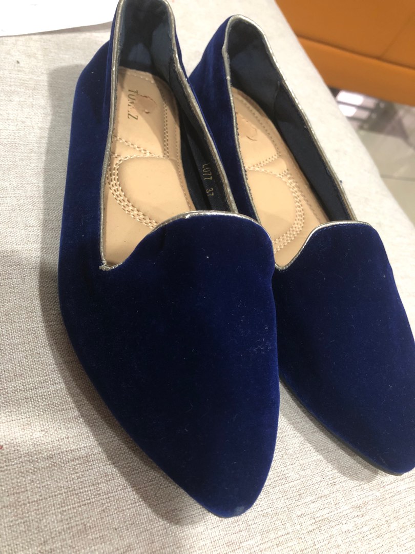 Blue velvet sale flat shoes