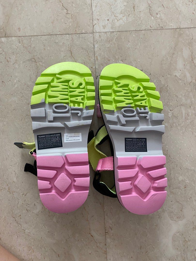 Tommy hilfiger jelly best sale slides