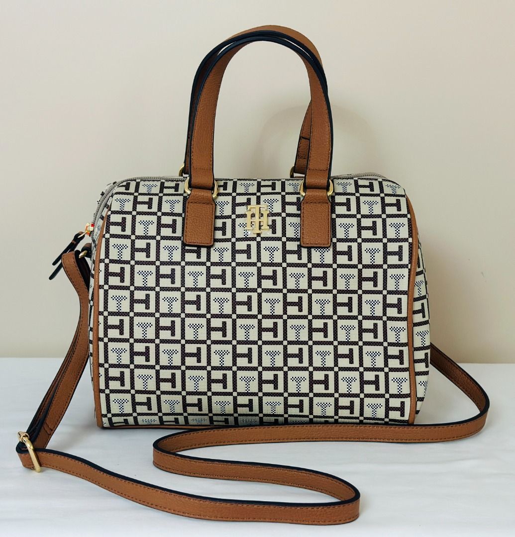 Tommy hilfiger doctors bag 2025
