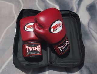 Twins BGVL2 Pure Maroon Muay Thai / Boxing Gloves 8oz