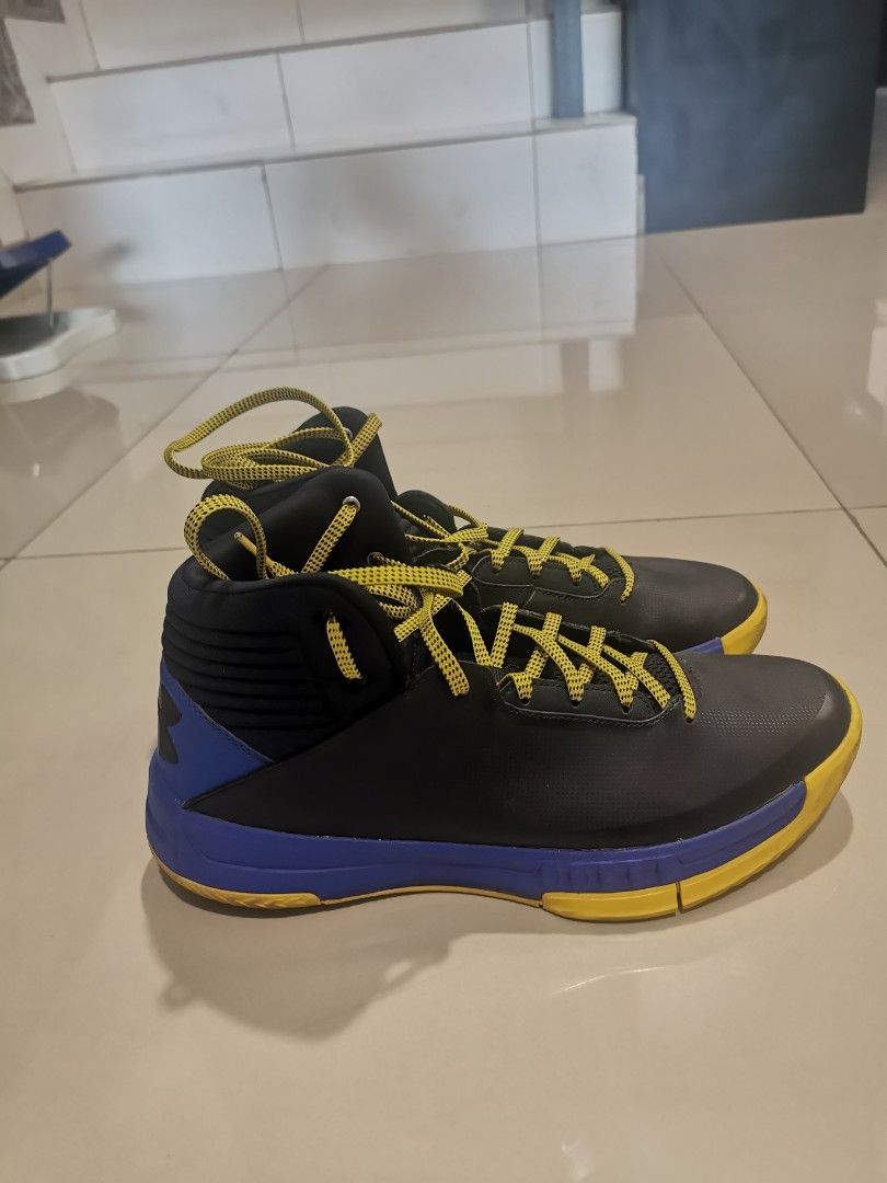 Navy and gold basketball shoes discount