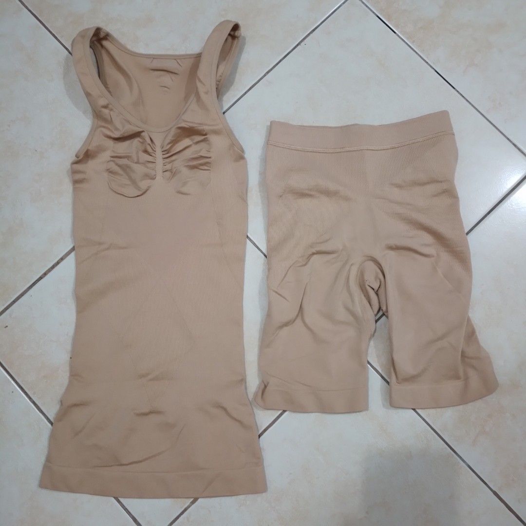 UNIQLO Body Shaper, Women's Fashion, New Undergarments & Loungewear on  Carousell