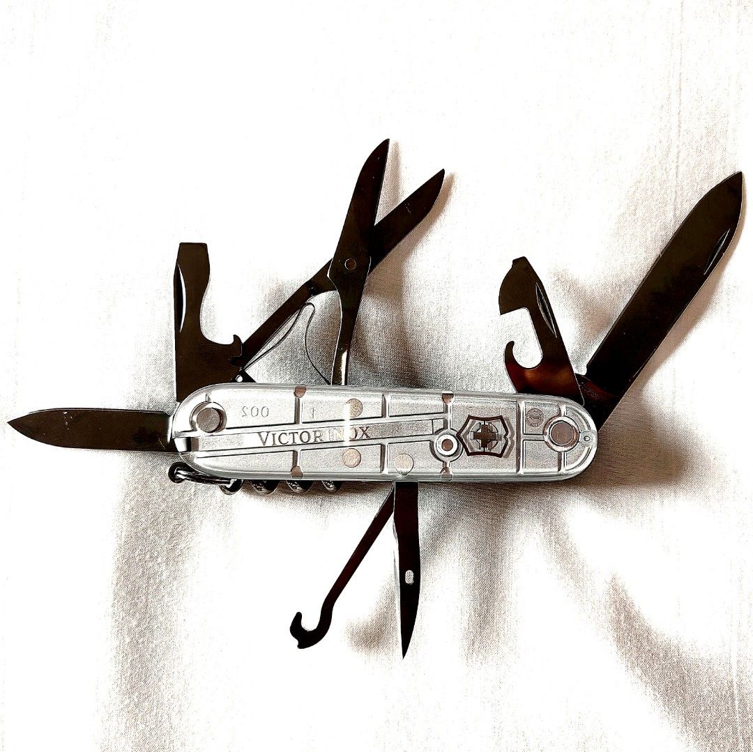 Victorinox climber silver best sale tech
