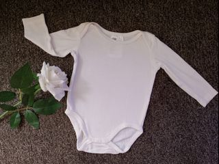 White Romper Long Sleeve H&M
0 - 3 Month (bulan)