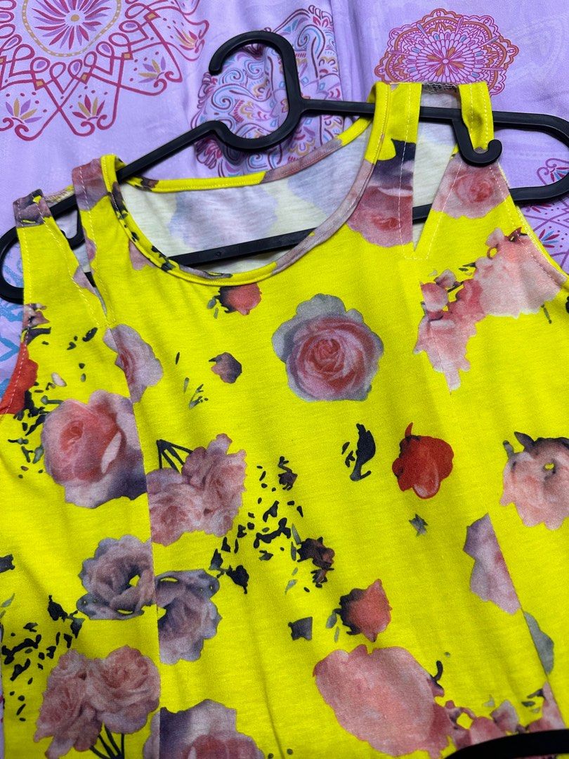 Yellow Floral Dress (Category: Babies & Kids Fashion) located in Taguig. Submitted by hapipeachy (Listing ID 1269452328, Image 2). Description: length: 30 inches can fit up to 26inches waistline .