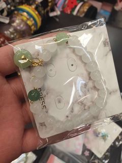 *設計款白色玉石手環-一個168元