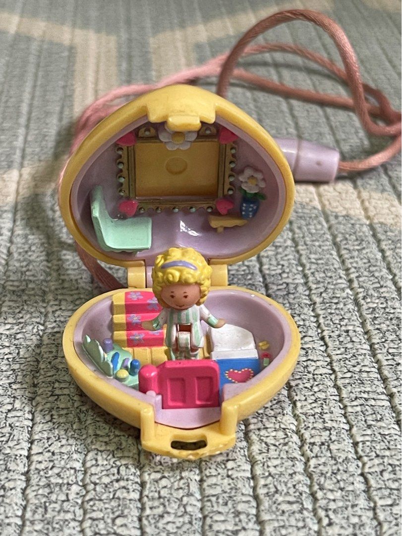 Polly locket sales