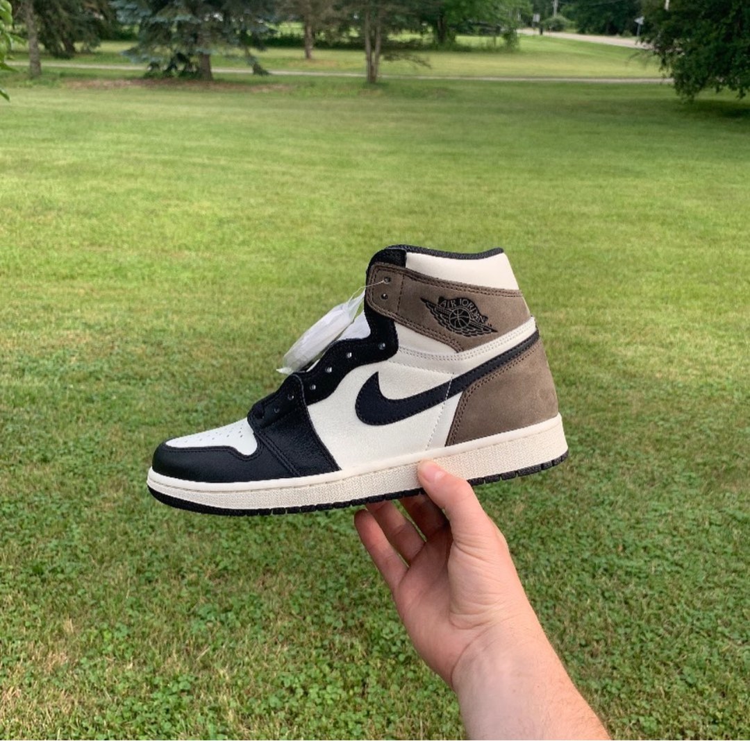 jordan 1 mocha gs on feet