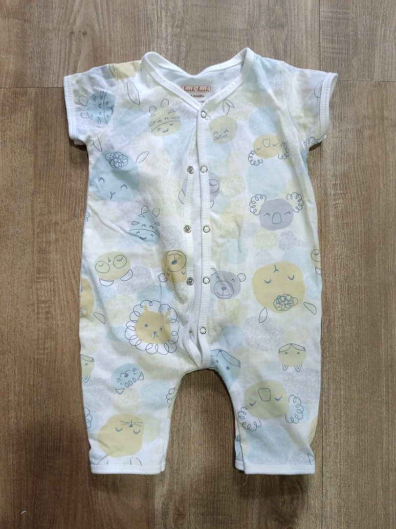 5 sets of frogsuits/onesies (Category: Babies & Kids Fashion) located in Makati City. Submitted by kdcsells (Listing ID 1269562281, Image 3). Description: Red, Green, and animal print were rarely used. Purple and white were well-used but still in good condition. Price is for all..
