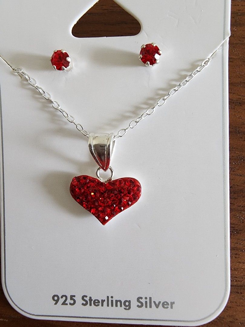 Red crystal jewelry store