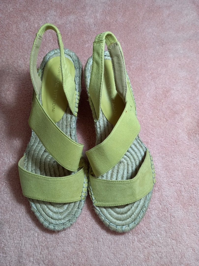 💜💜BARGAIN BIN💜💜 ADRIENNE VITTADINI Women's Wedge Heels 3 Inches Size  6.5M Bought in the USA, Women's Fashion, Footwear, Wedges on Carousell