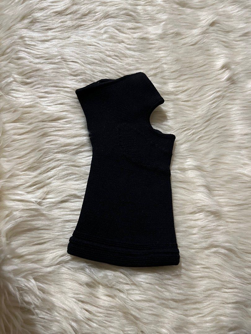 1 pc Ankle support (Category: Other Assistive Aids) located in Marikina City. Submitted by lay_away_ok (Listing ID 1269573016, Image 2). Description: .
