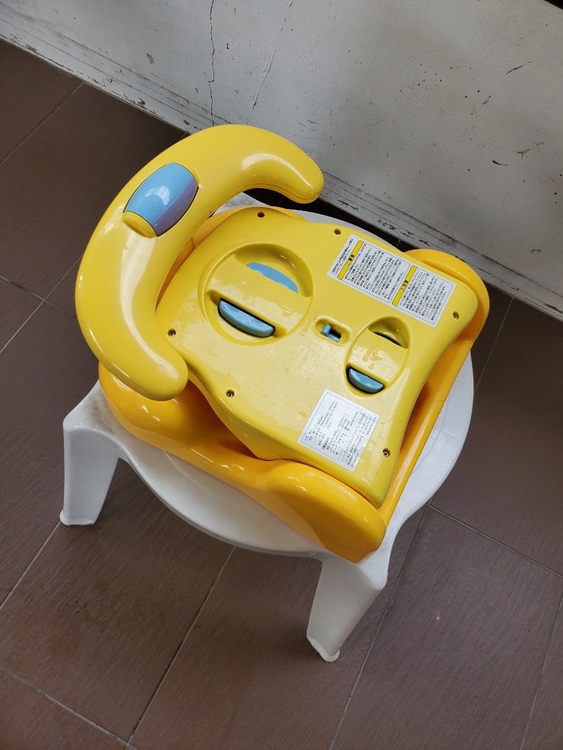 Aprica baby bath chair ( adjustable seat), Babies & Kids, Baby Nursery & Kids Furniture