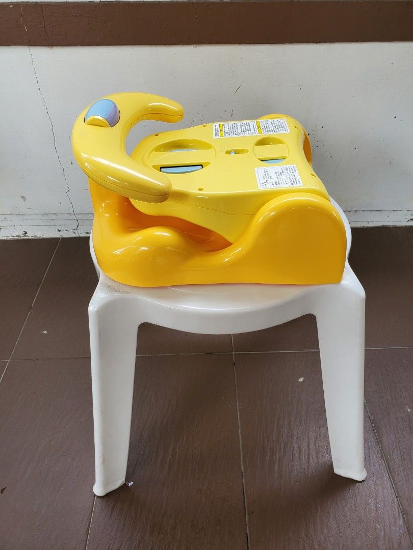 Aprica baby bath chair ( adjustable seat), Babies & Kids, Baby Nursery & Kids Furniture