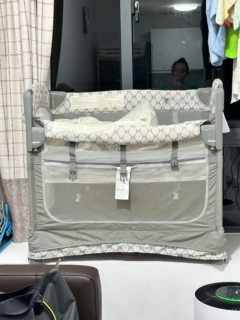 Arms Reach Mini Co Sleeper baby Crib / cot / Babies & Kids