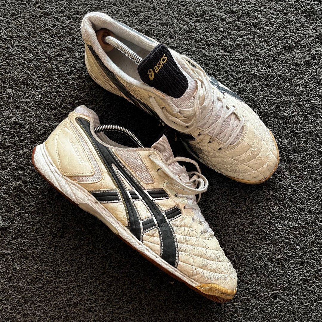 Asics deals indoor football