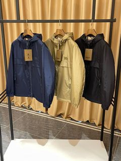 (Category: ) located in . Submitted by luxcloset.shop (Listing ID 1269602157, Image 1). Description: .