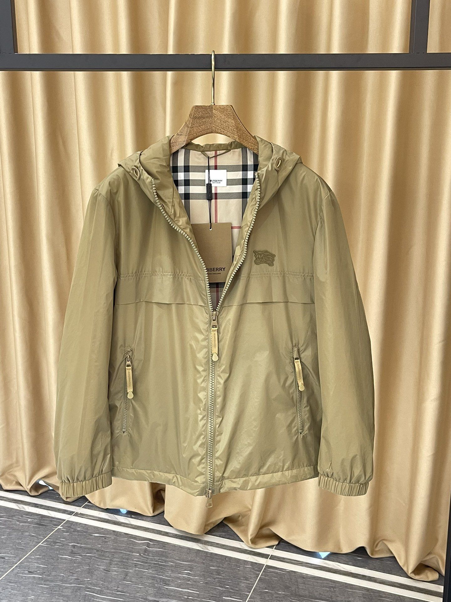 Authentic Burberry Casual Jacket For Men And Women Luxury Apparel on Carousell
