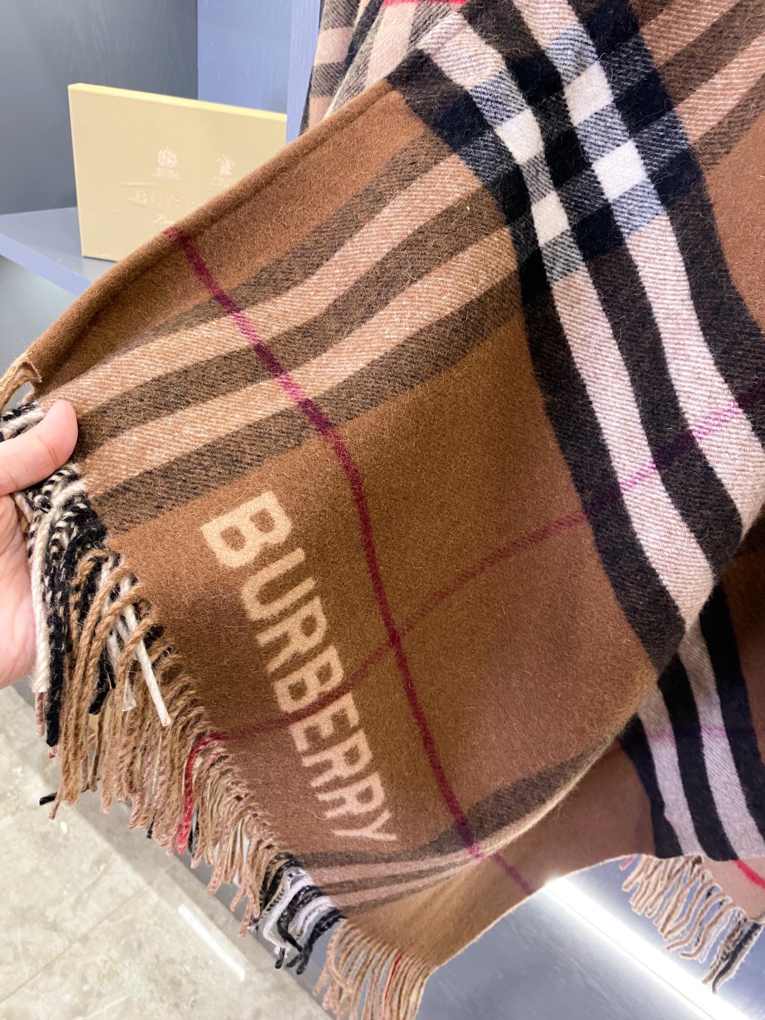 Authentic Burberry contrast Plaid Wool Mixed Shawl