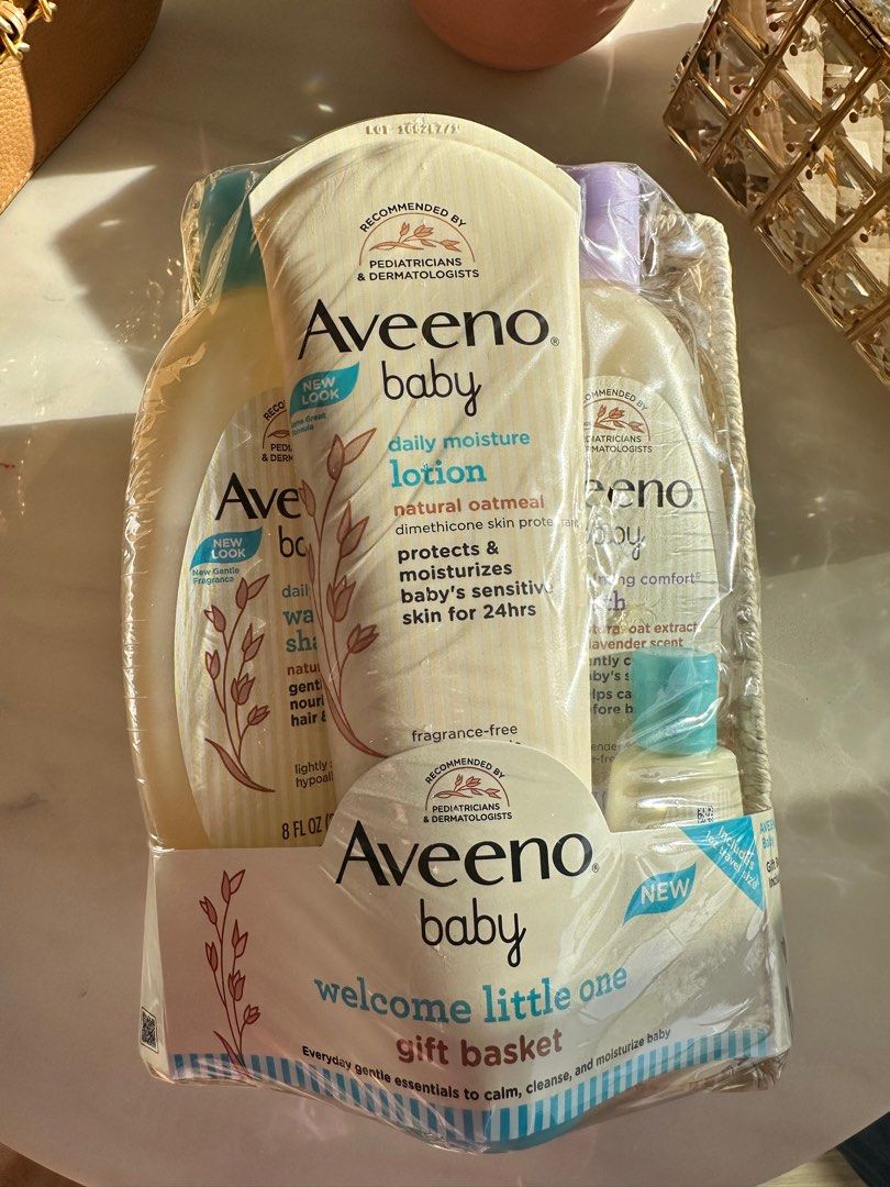 Aveeno Welcome Little One Kit (Category: Baby Toiletries & Grooming) located in Makati City. Submitted by danessasoler (Listing ID 1269595843, Image 1). Description: US bought. Original. Unopened. Brand new..