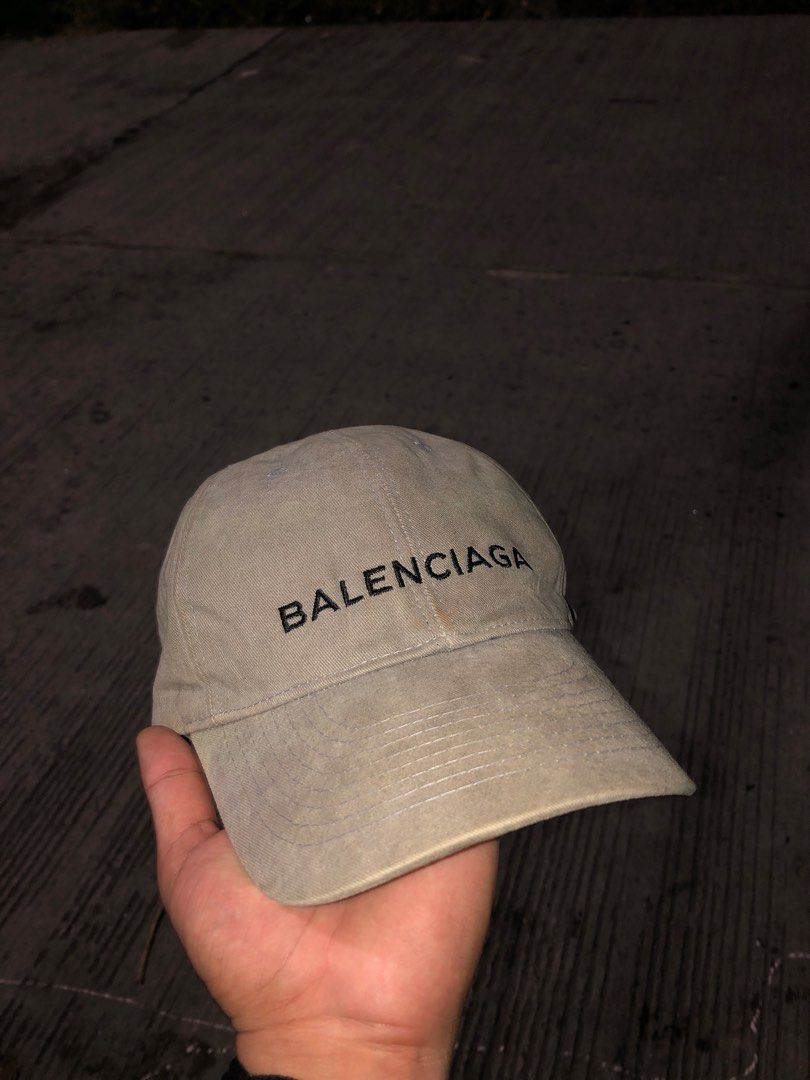 Balenciaga hat best sale fake