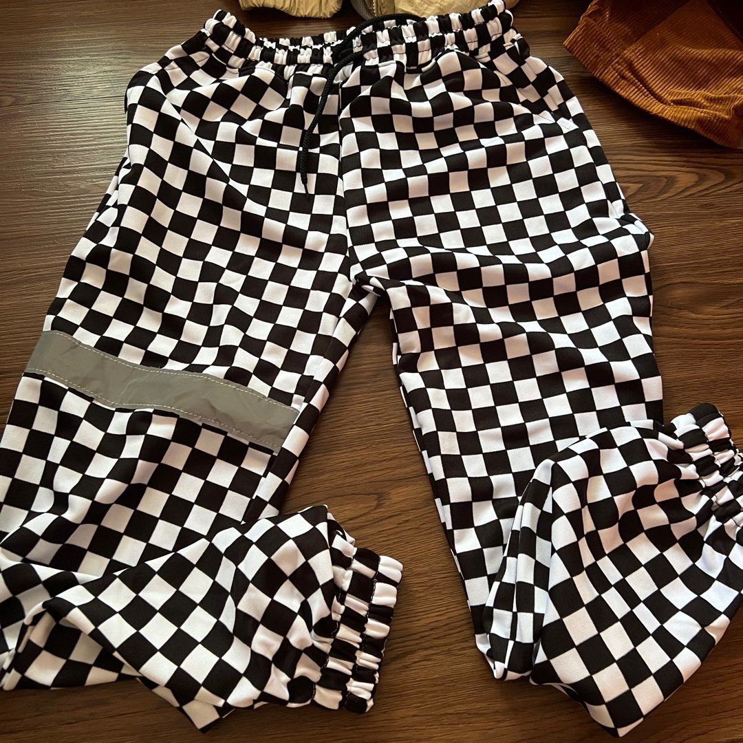Black and white checkered sweatpants hotsell