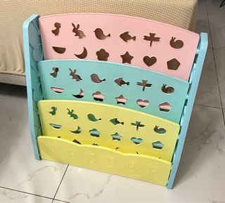 Bookshelf for toddlers