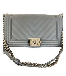 Brand new! Chanel Boy Leather Cross Body bag Mediun