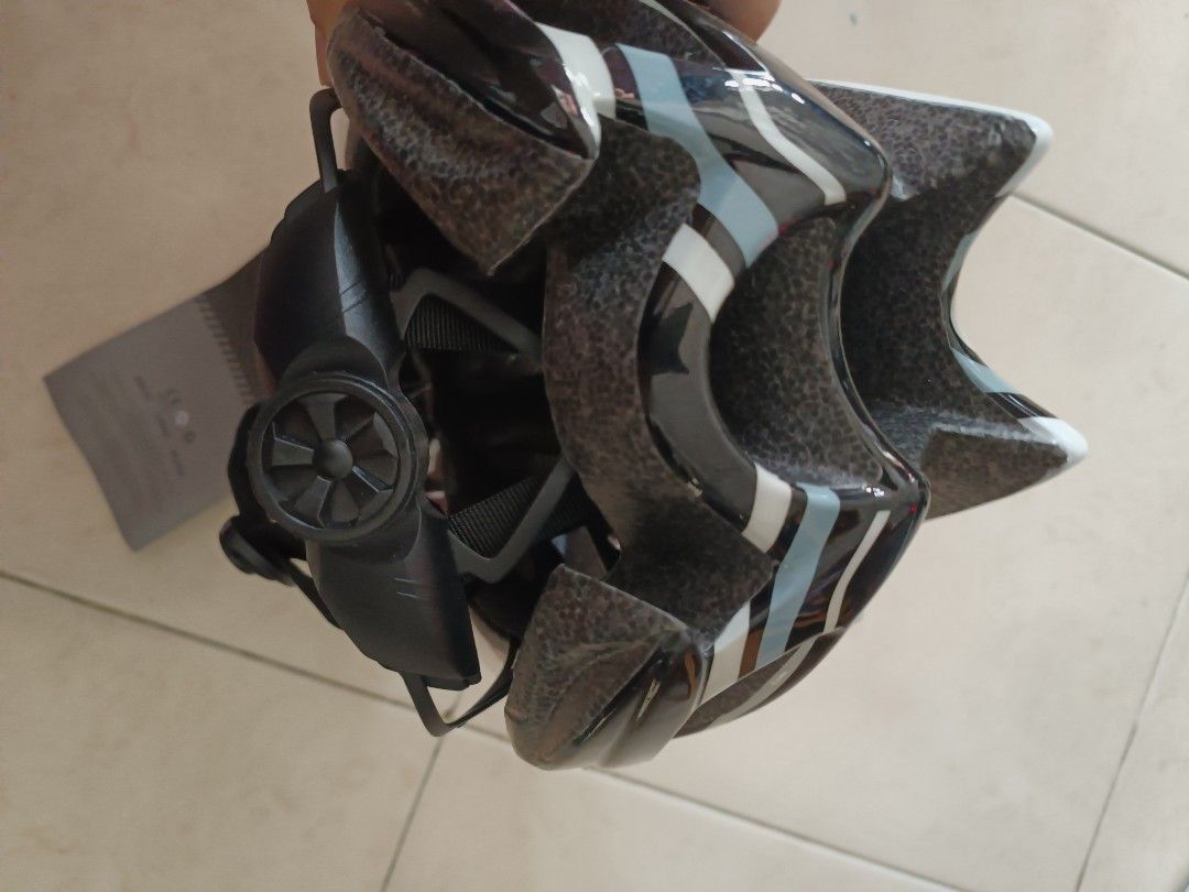 Brand new Muddyfox lithium Bicycle Helmet Sports Equipment