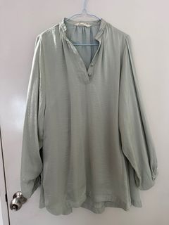 Calaqisya Laurel Balloon Sleeve Top in Green Tint