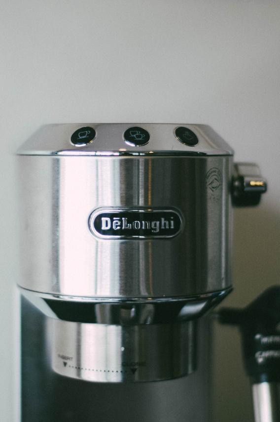 De'Longhi Dedica Pump Driven Espresso Maker, TV & Home Appliances