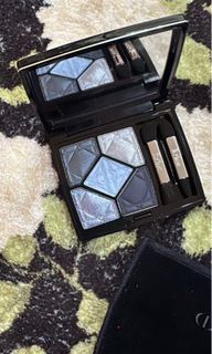 (Category: ) located in . Submitted by helpmeclearmymakeup (Listing ID 1269631926, Image 1). Description: .