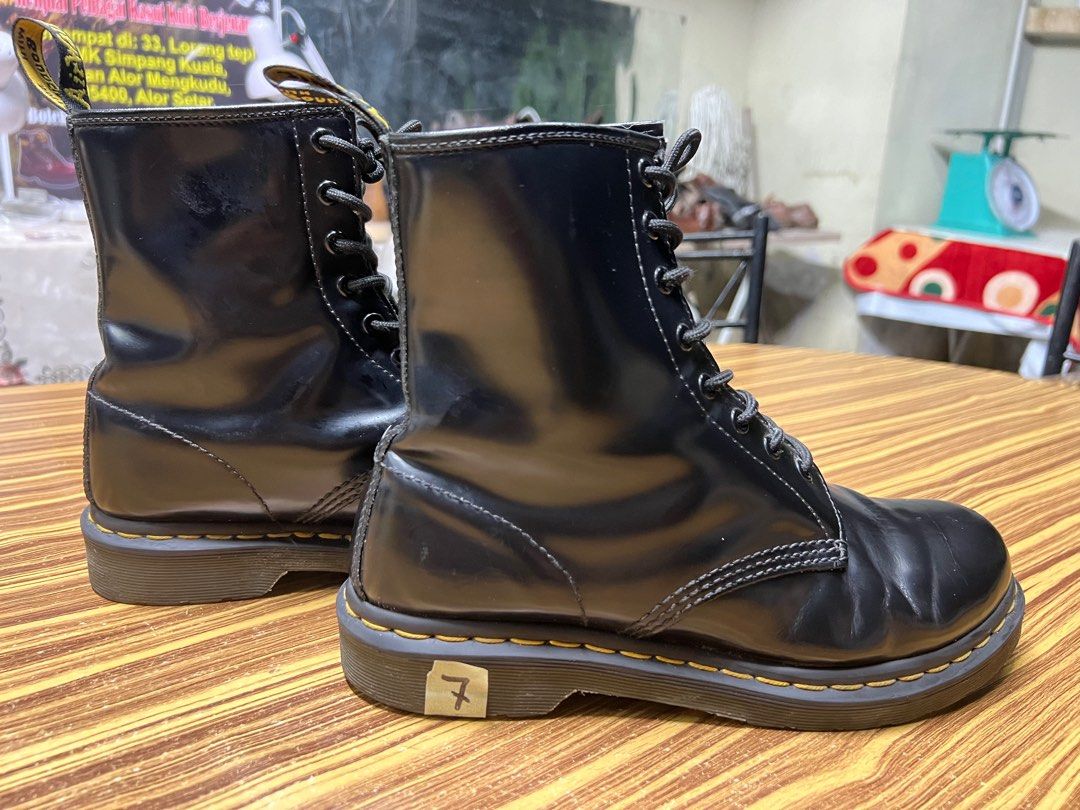 Dr martens 7 eye yellow discount