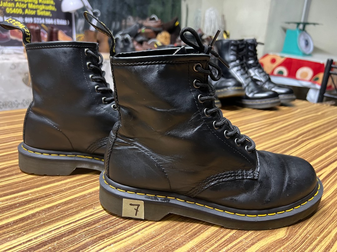 Dr martens 1460 top used