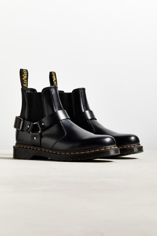 Dr Martens Wincox Black Leather Chelsea Boot Women s Fashion