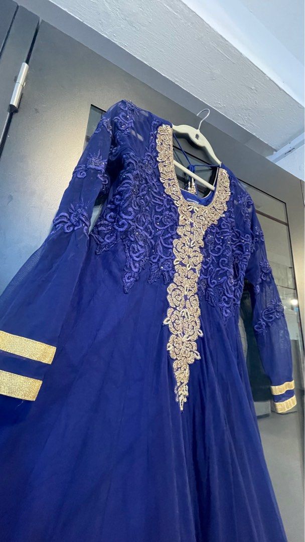 SPRING CLEANING Blue dress traditional Indian Muslim
