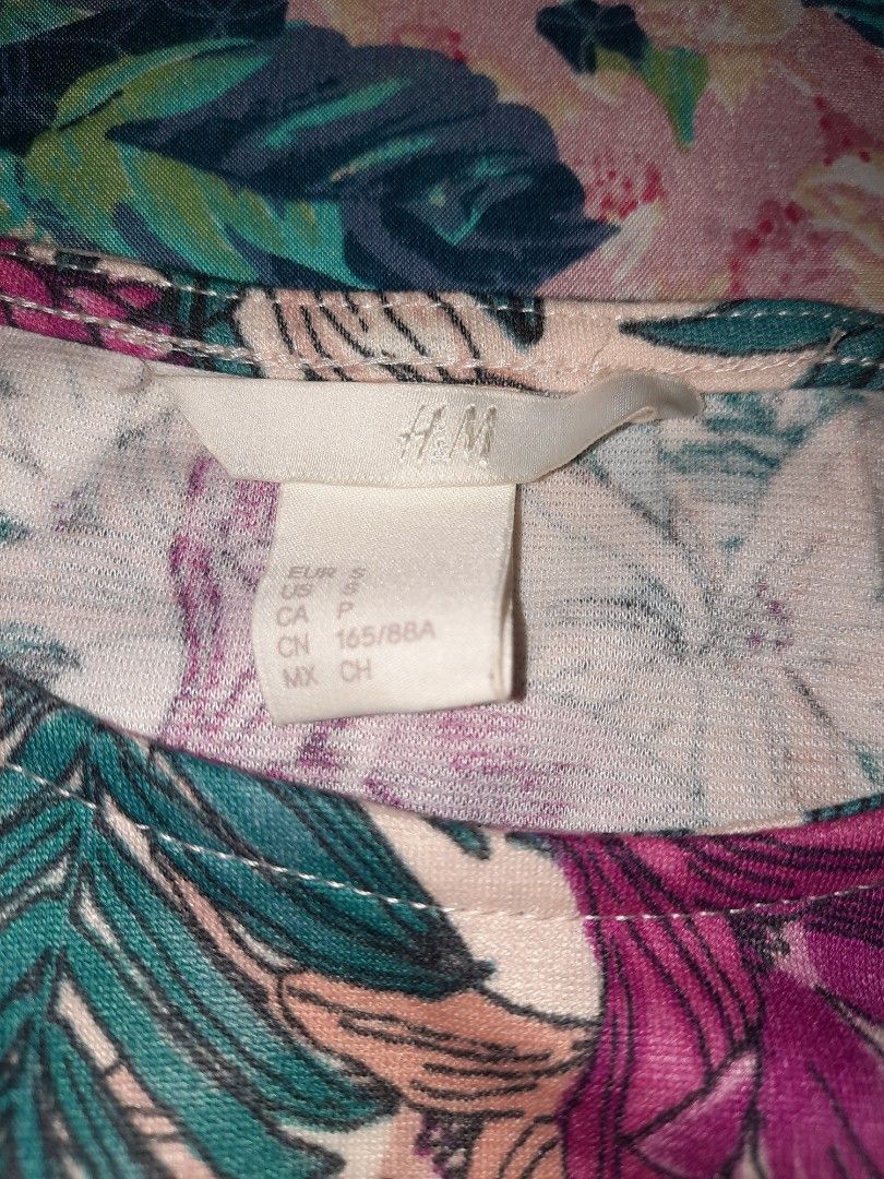 Floral Tropical Sleveless Dress (Category: Dresses) located in Caloocan City. Submitted by milliebobbie (Listing ID 1269655004, Image 3). Description: .