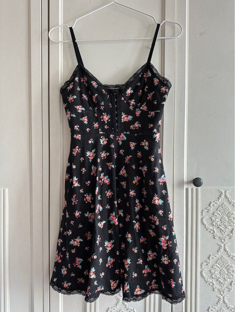 FOREVER 21 FLARED DRESS WITH POCKETS Women s Fashion Dresses