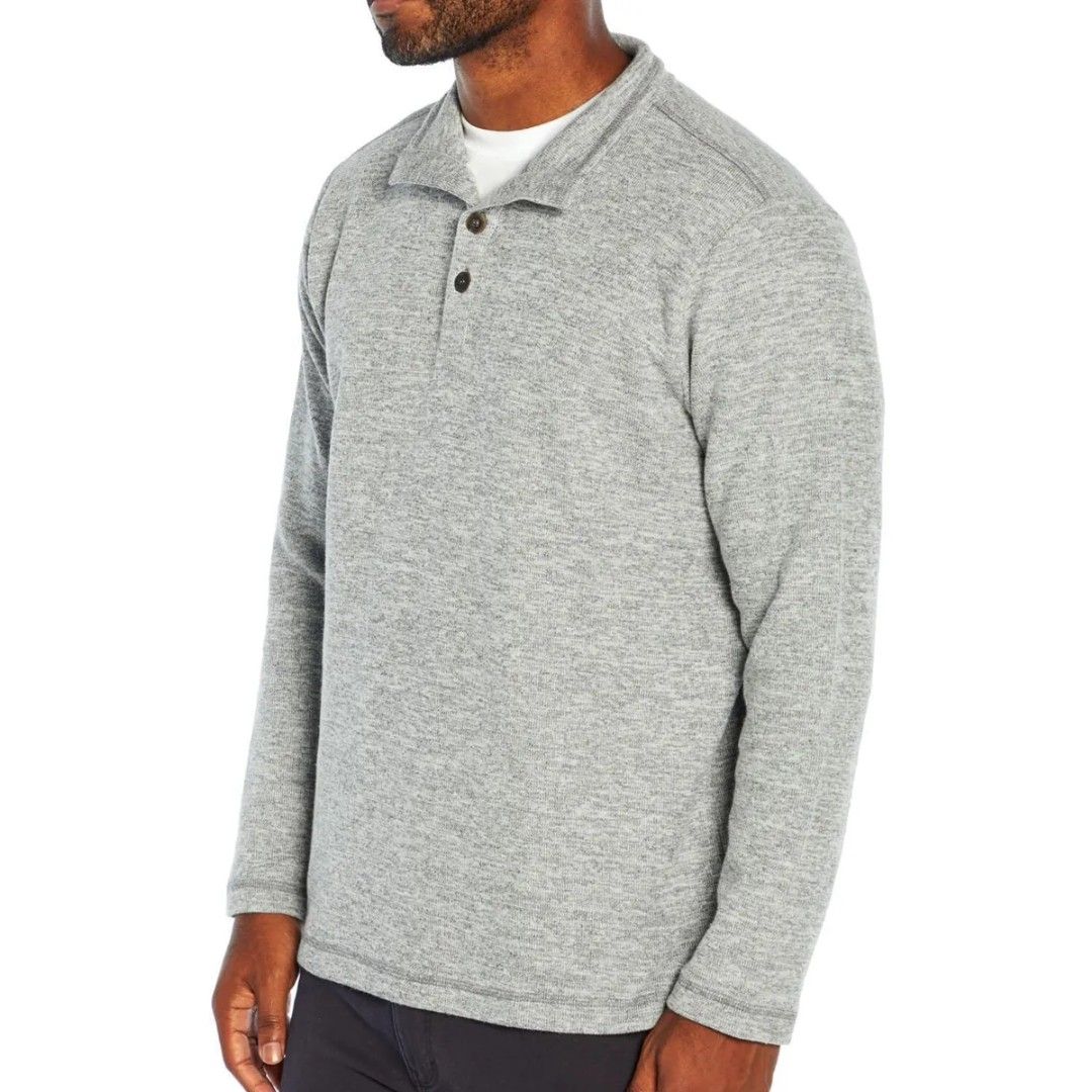 Gap Men's Mock Neck Button Sweater (Category: Coats, Jackets and Outerwear) located in Taguig. Submitted by dropthatstuffph (Listing ID 1269573923, Image 2). Description: Gap Men's Mock Neck Button Sweater size: Medium Pristine condition can pass as brand new!.