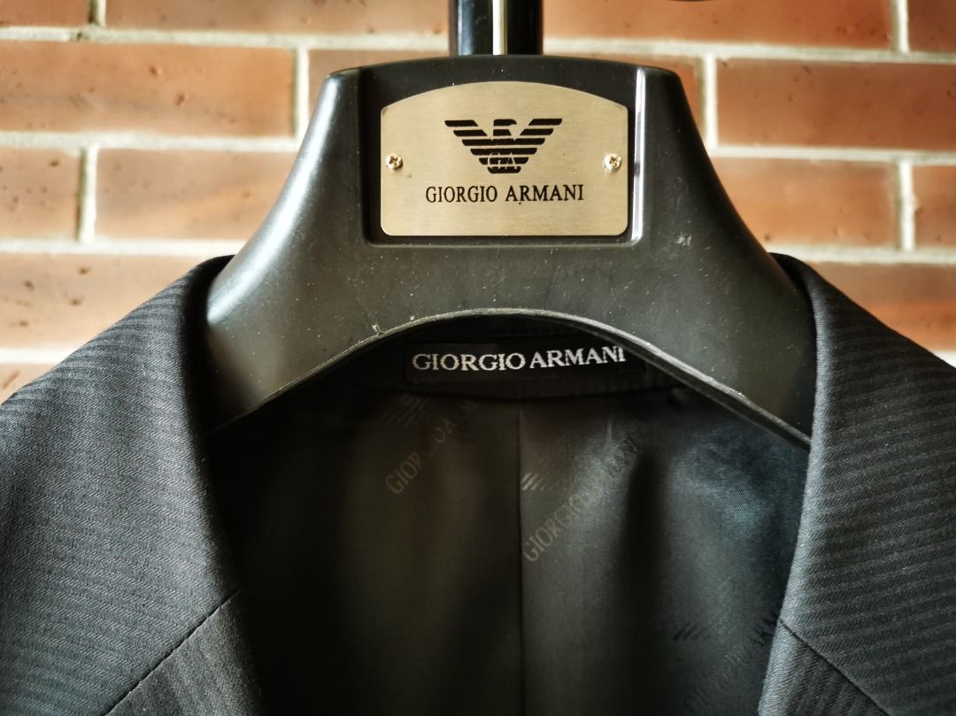 Armani black label suit hot sale