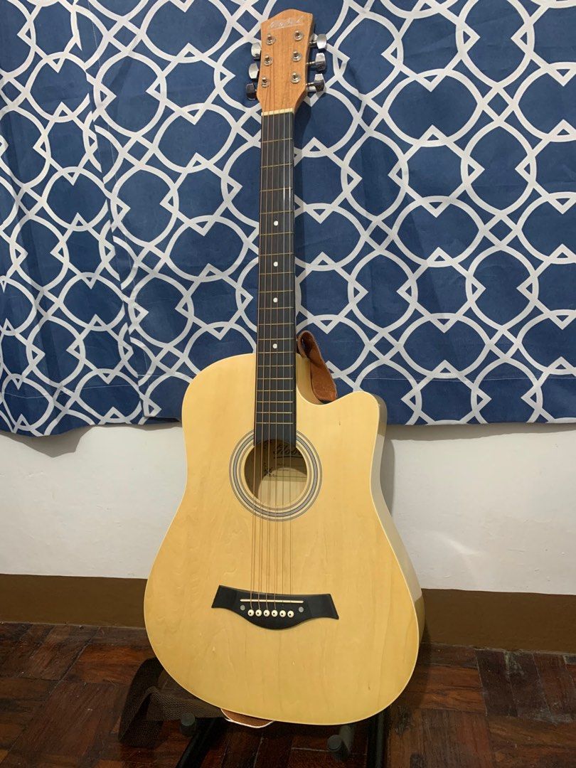 Global Guitar for beginners with free stand (Category: Musical Instruments) located in Manila. Submitted by dsn_md (Listing ID 1269702312, Image 1). Description: Issue lang is yung - Guitar case, it has flaws (sira ung zipper, may butas pero nalalagay pa rin yung case) With free strap, stand, pick, extra nylon strings Loc: manila, lalamove or pick up in my area.