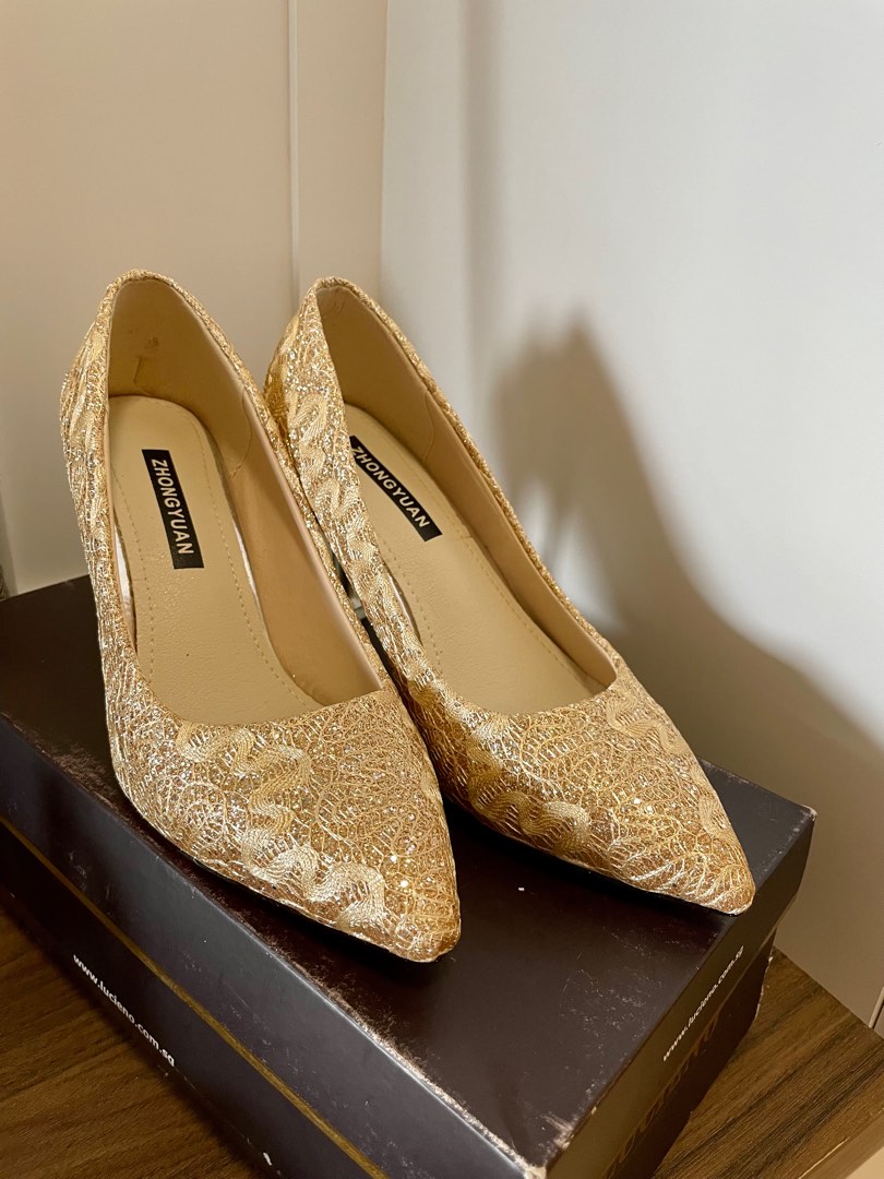 Gold pointed clearance pumps