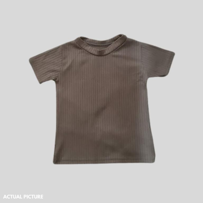 GREEN RIBBED TOP (Category: Others Tops) located in Paranaque City. Submitted by sofiaflrs (Listing ID 1269510532, Image 2). Description: DARK GREEN RIBBED TOP ABOUT THE ITEM: 🥑 Color: Dark Green 🥑 Brand: Unbranded 🥑 Condition: 9.5/10; Used Once 🥑 RFS: Decluttering; Stocked; Not Used 🥑 DM for inquiries and more pictures! Notes: 1. All are in good condition unless stated otherwise. 2. I can send more pictures via personal message. For clothin