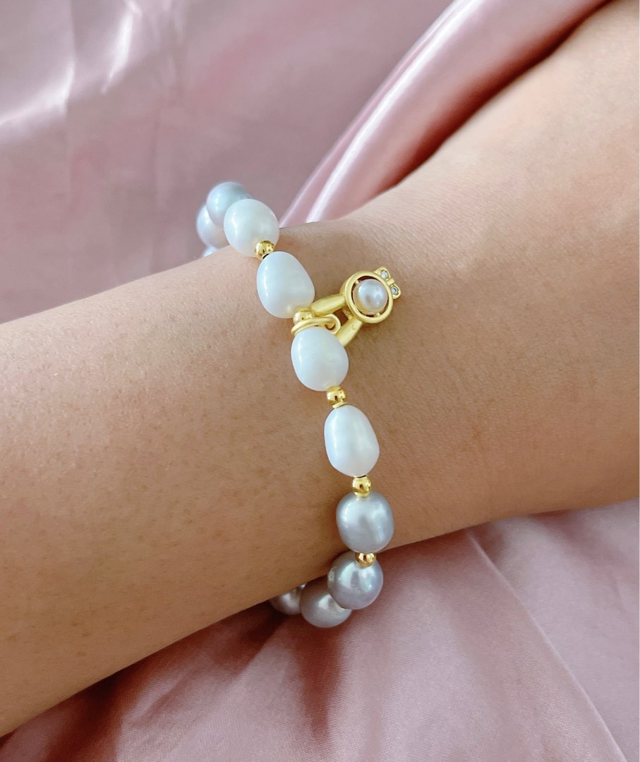 Gold clasp bracelet hot sale