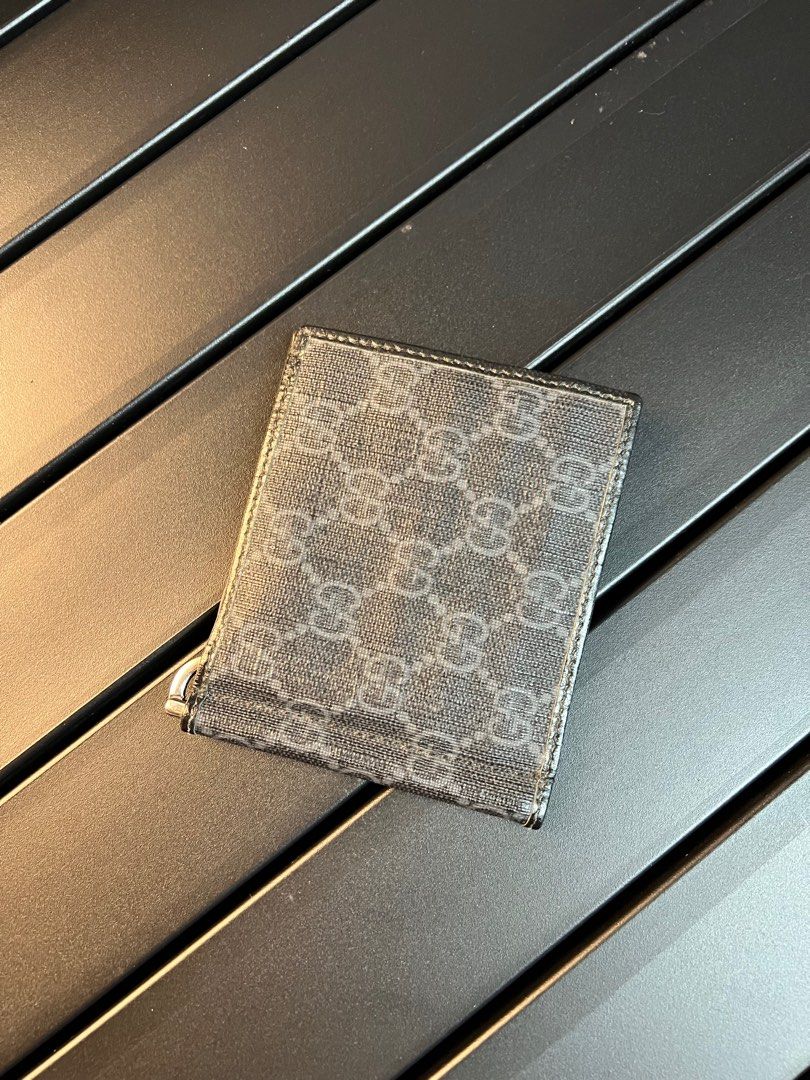 Gucci bifold card clip (Category: Luxury Bags & Wallets) located in Binalonan. Submitted by sheenaluxarchive (Listing ID 1269598174, Image 2). Description: Rank AB Sign of used Authentic.