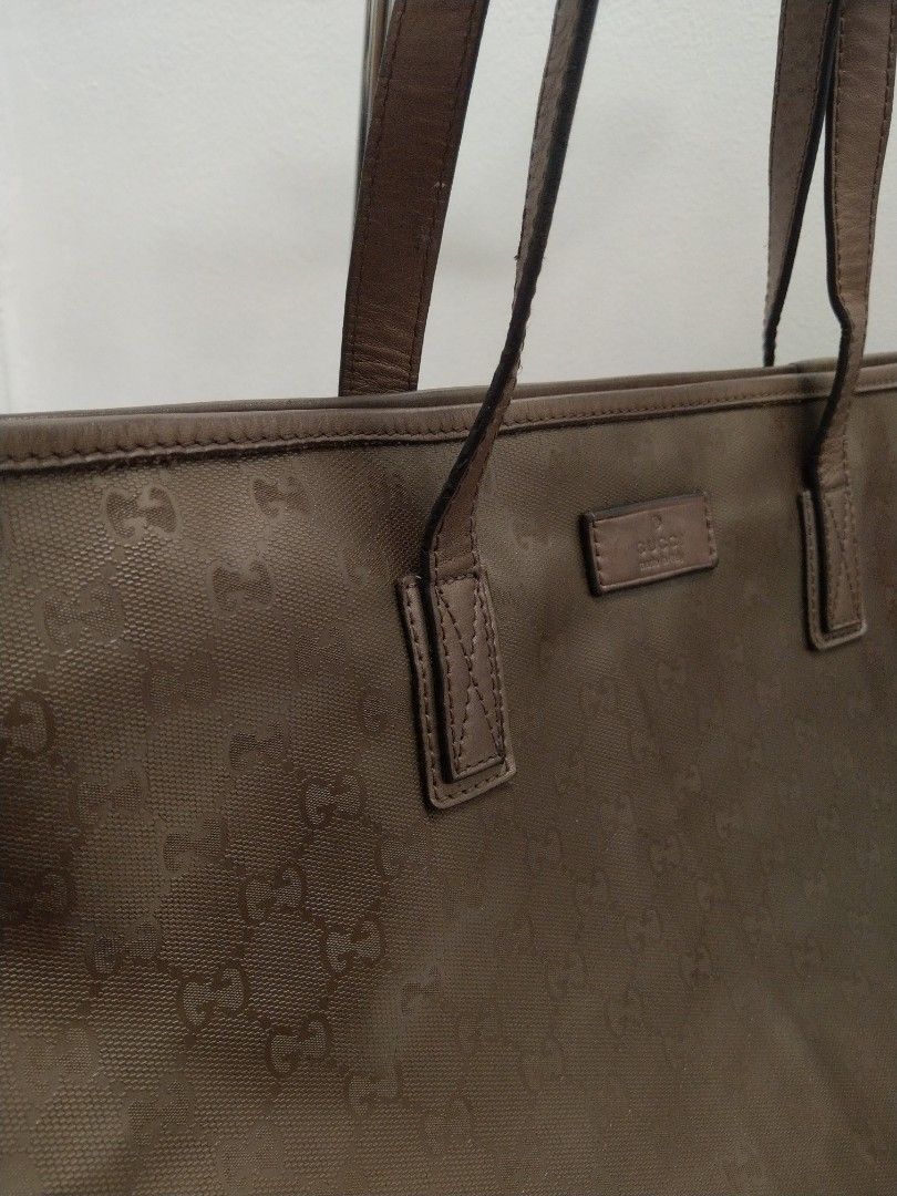 GUCCI Imprime Carry all Tote Women s Fashion Bags Wallets Shoulder Bags on Carousell