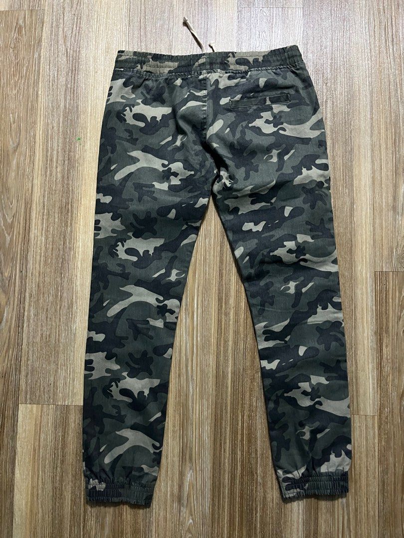 H and clearance m camo pants