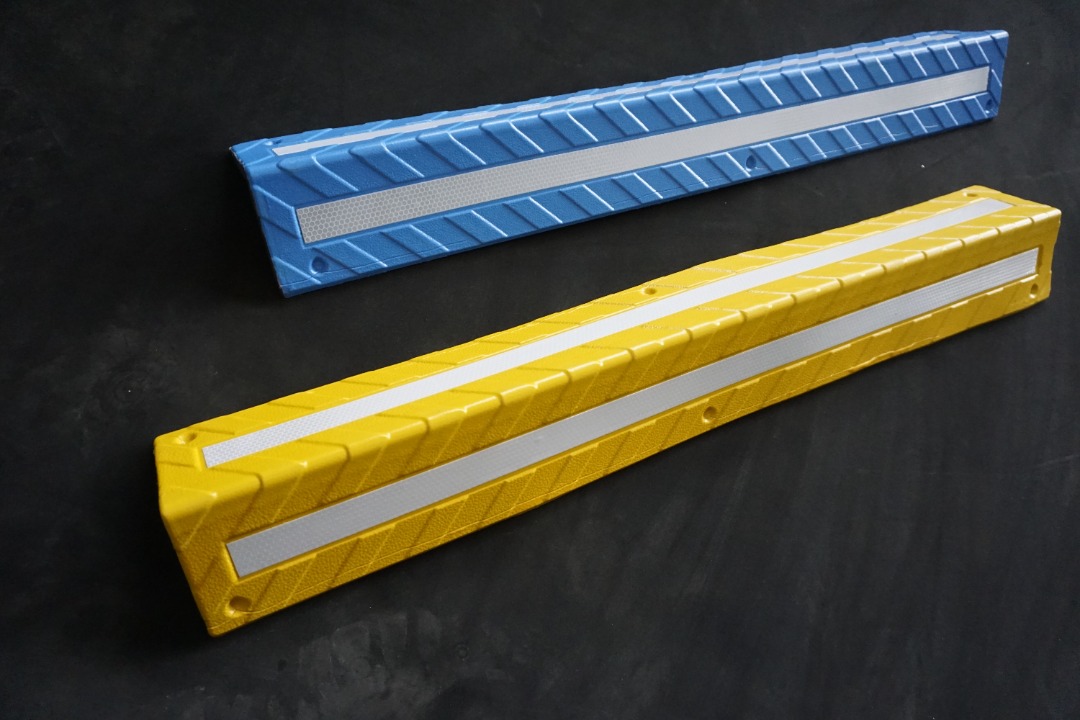 High-Quality Column Guard with Reflectorized Sticker, Commercial ...