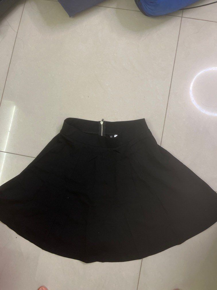 Black skater skirt sales zip